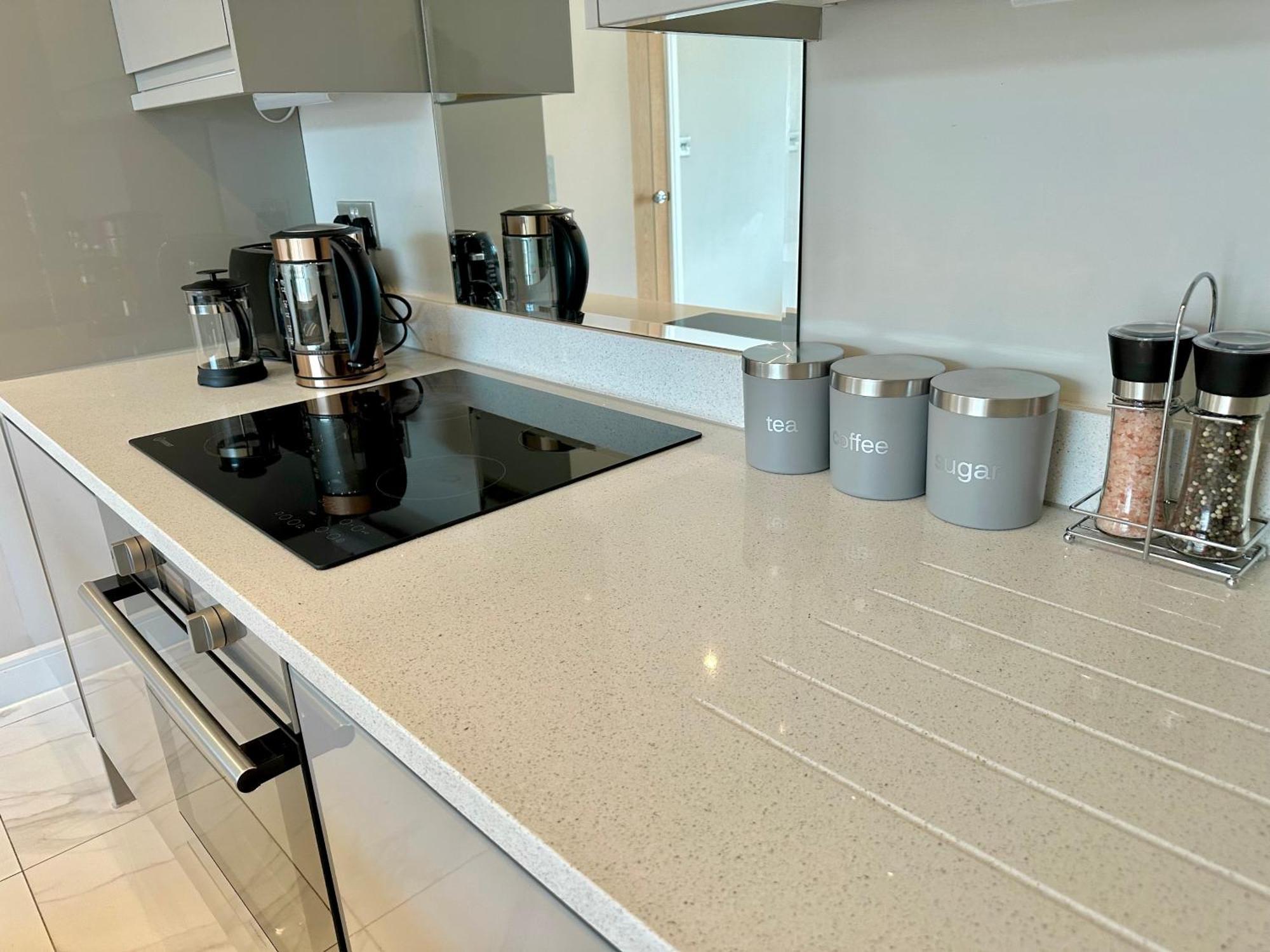 Superior Apartment In Cardiff City Centre Εξωτερικό φωτογραφία