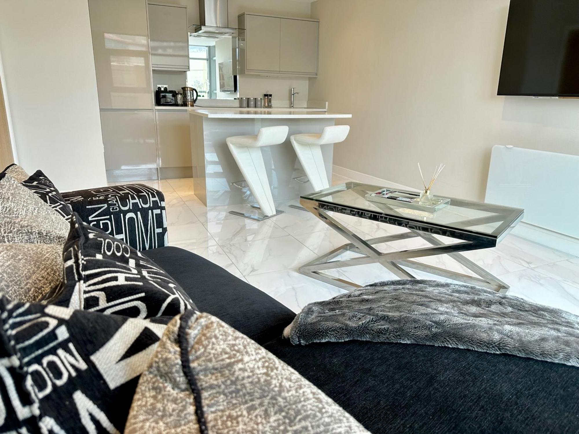 Superior Apartment In Cardiff City Centre Εξωτερικό φωτογραφία